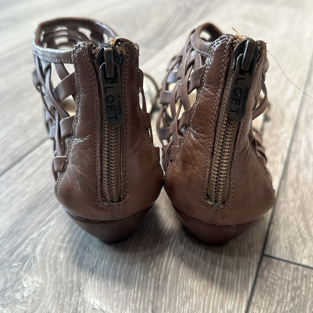 Ann Taylor Loft Sandals 🩴 - Picture 5 of 7